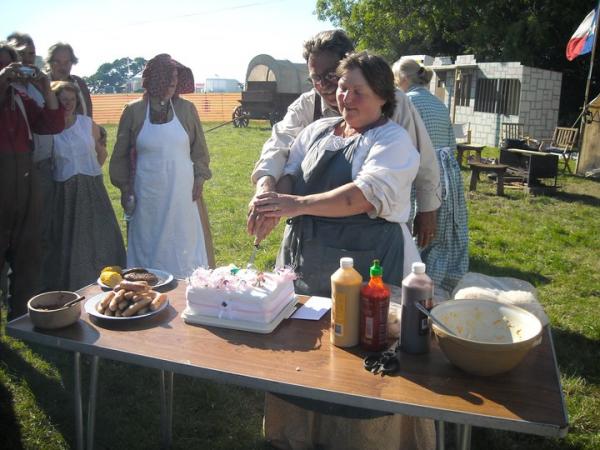 teign cake cutting.jpg